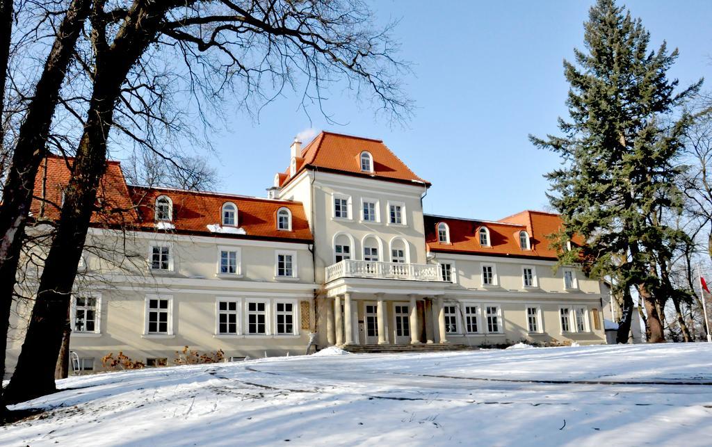 Готель Dwor Sierakow (Lesser Poland)